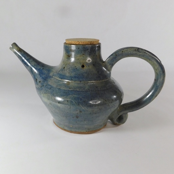 Artisan Handmade Stoneware Oil Vessel w Spout and Handle Tea or Coffee - Signed - Picture 10 of 10